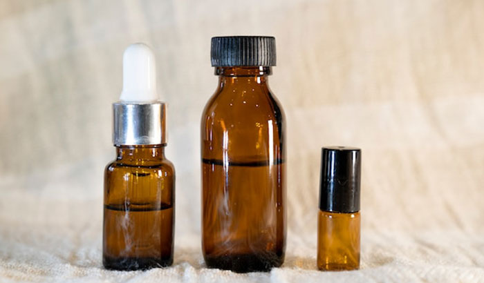Face Oils vs. Face Serums: Understanding the Difference in Natural Skincare Products
