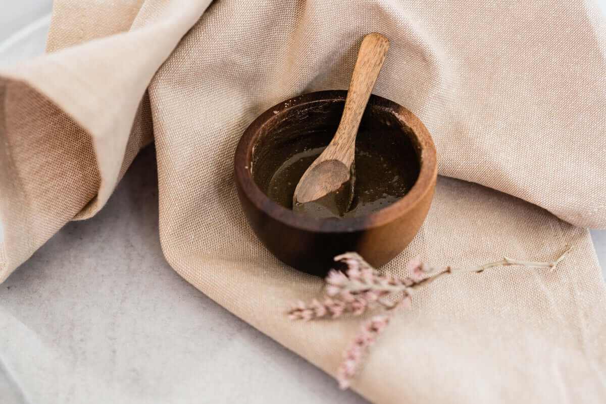 Kalahari Rose Clay Mask application – weekly deep-cleansing skin ritual